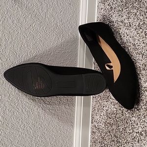 Basic black flats 🖤